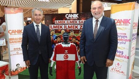 Canikli Kadınlardan A Milli Takıma Tam Destek 